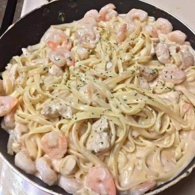 TALLARÍN A LA CARBONARA